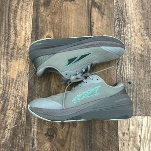 Altra Athletic Sneakers Gray Size 9